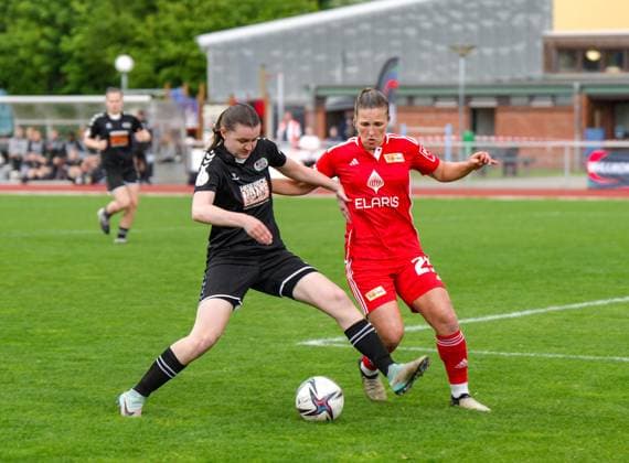 Fussball, Frauen, Saison 2023 2024, Aufstiegsspiel zur 2. Bundesliga (Rückspiel), SV Henstedt-Ulzburg - 1. FC Union Berlin, v. l. Lisa-Kristin Behneke (SV Henstedt-Ulzburg), Dina Orschmann (1. Frauen 1. FC Union), 16.06. 2024, Copyright: xMatthiasxKochx