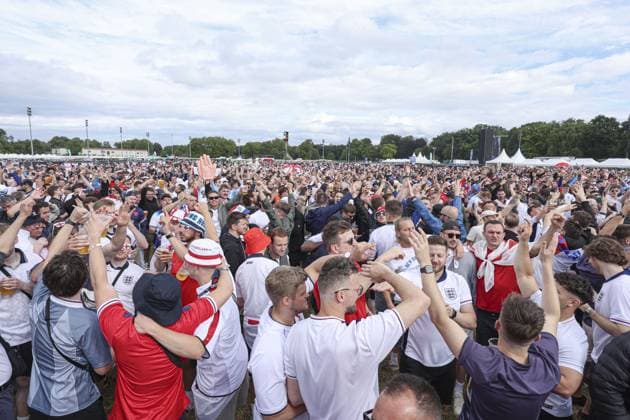A general view of England fans in the fan zone at Trabrennbahn, Gelsenkirchen, Germany Serbia v England, UEFA European Championship, EM, Europameisterschaft 2024, Group C, Football, Arena Aufschalke, Gelsenkirchen, Germany - 16 Jun 2024 EDITORIAL USE ONLY No use with unauthorised audio, video, data, fixture lists, club league logos or live services. Online in-match use limited to 120 images, no video emulation. No use in betting, games or single club league player publications. Copyright: xPaulxCurrie Shutterstockx 14541951bu