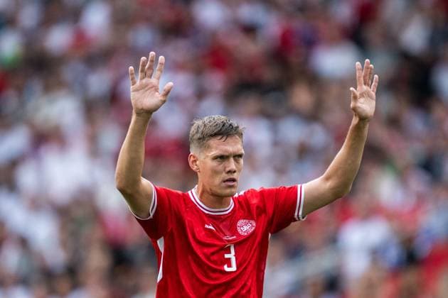 240616 Jannik Vestergaard of Denmark during the UEFA EURO, EM, Europameisterschaft,Fussball 2024 Football Championship match between Slovenia and Denmark on June 16, 2024 in Stuttgart. Photo: Mathias Bergeld BILDBYRAN kod MB MB0936 fotboll football soccer fotball fotbolls-em europamästerskap em uefa euro uefa european football championship euro 2024 slovenien slovenia danmark denmark bbeng Copyright: MATHIASxBERGELD BB240616MB036