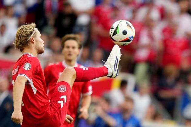 Denmark s Morten Hjulmand during the Euro 2024 soccer match between Slovenia and Denmark at the Stuttgart Arena , Stuttgart , Germany - Sunday 16 , June , 2024. - Soccer .  Copyright: xSpada LaPressex