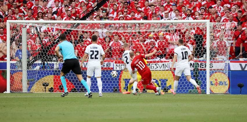 Deutschland, Stuttgart, 16.06.2024, Fussball, UEFA EURO, EM, Europameisterschaft,Fussball 2024, Slowenien - Dänemark: .