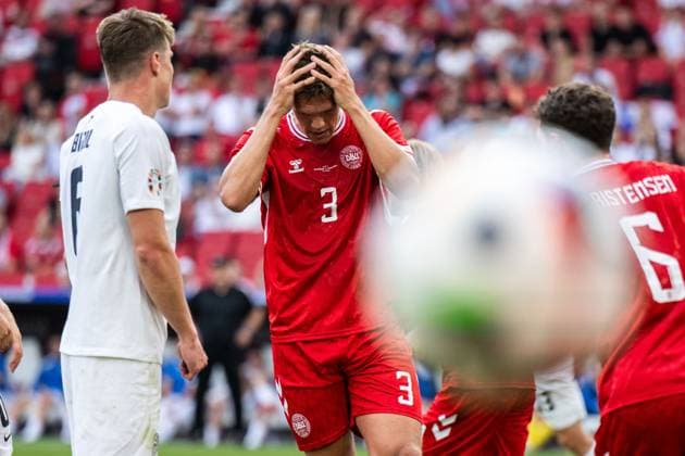 240616 Jannik Vestergaard of Denmark looks dejected during the UEFA EURO, EM, Europameisterschaft,Fussball 2024 Football Championship match between Slovenia and Denmark on June 16, 2024 in Stuttgart. Photo: Mathias Bergeld BILDBYRAN kod MB MB0936 fotboll football soccer fotball fotbolls-em europamästerskap em uefa euro uefa european football championship euro 2024 slovenien slovenia danmark denmark bbeng depp Copyright: MATHIASxBERGELD BB240616MB056
