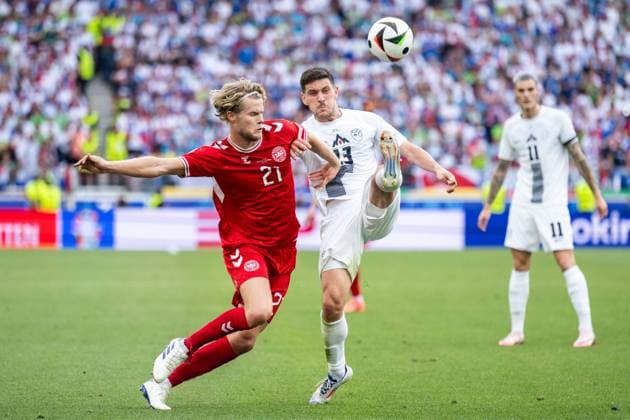 240616 Morten Hjulmand of Denmark and Erik Janza of Slovenia during the UEFA EURO, EM, Europameisterschaft,Fussball 2024 Football Championship match between Slovenia and Denmark on June 16, 2024 in Stuttgart. Photo: Mathias Bergeld BILDBYRAN kod MB MB0936 fotboll football soccer fotball fotbolls-em europamästerskap em uefa euro uefa european football championship euro 2024 slovenien slovenia danmark denmark bbeng Copyright: MATHIASxBERGELD BB240616MB072