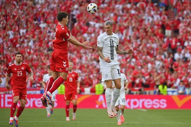 Andreas CHRISTENSEN (DEN), Aktion,Zweikampf gegen Benjamin SESKO (SVN). Gruppenphase Gruppe C Slowenien (SVN) - Daenemark (DEN) am 16.06.2024, Stuttgart Arena. Fussball UEFA EURO, EM, Europameisterschaft,Fussball 2024 GERMANY vom 14.06.2024 - 14.07.2024.