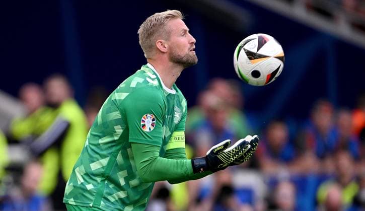 Fussball Euro 2024 Eroeffungsspiel Gruppe C 16.06.2024 Slowenien - Daenemark Torwart Kasper Schmeichel (Daenemark)