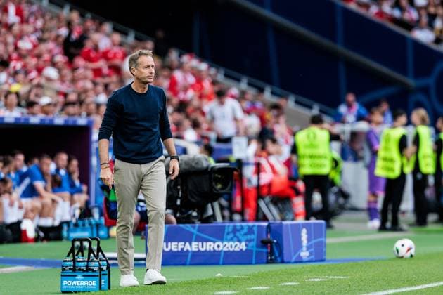 UEFA EURO 2024: Slowenien - Dänemark; 16.06.2024 Kasper Hjulmand (Cheftrainer, Trainer Dänemark) UEFA EURO 2024: Slowenien - Dänemark; Stuttgart Arena, Stuttgart am 16.06.2024 Copyright: xBEAUTIFULxSPORTS Wunderlx