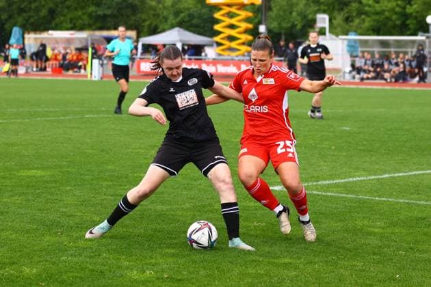 Fussball I Frauen I Aufstiegsspiel 2. Bundesliga I SV Henstedt-Ulzburg - 1.FC Union Berlin I 16.06.2024 Liv Rike Fuß (21, SV Henstedt-Ulzburg) Dina Sophia Orschmann (25, 1. FC Union Berlin Frauen) Henstedt-Ulzburg Beckersbergstadion Schleswig-Holstein Deutschland Copyright: xLobeca RHx