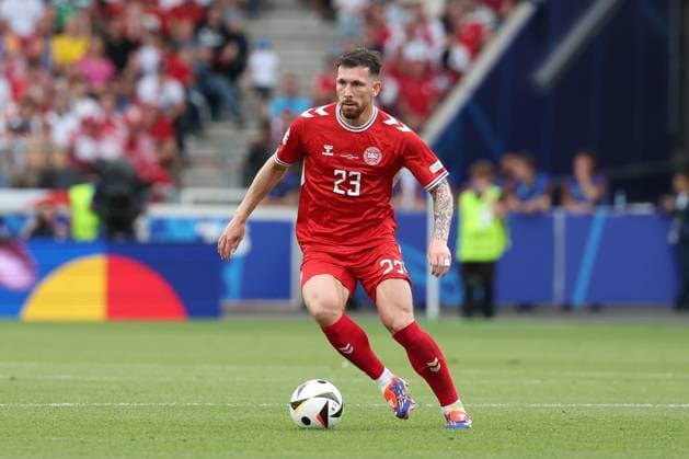 Pierre-Emile Hoejbjerg 23 (Daenemark), Slowenien vs. Daenemark, Fussball, UEFA EURO, EM, Europameisterschaft,Fussball 2024, Gruppenphase, 1. Spieltag, 16.06.2024 Stuttgart Baden-Wuerttemberg Deutschland