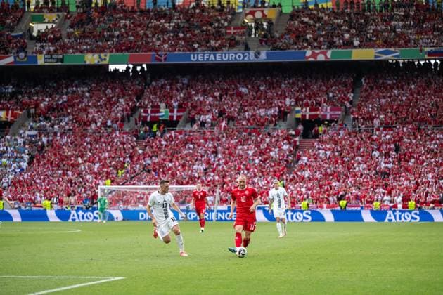 240616 Timi Elsnik of Slovenia and Christian Eriksen of Denmark during the UEFA EURO, EM, Europameisterschaft,Fussball 2024 Football Championship match between Slovenia and Denmark on June 16, 2024 in Stuttgart. Photo: Mathias Bergeld BILDBYRAN kod MB MB0936 fotboll football soccer fotball fotbolls-em europamästerskap em uefa euro uefa european football championship euro 2024 slovenien slovenia danmark denmark bbeng Copyright: MATHIASxBERGELD BB240616MB096
