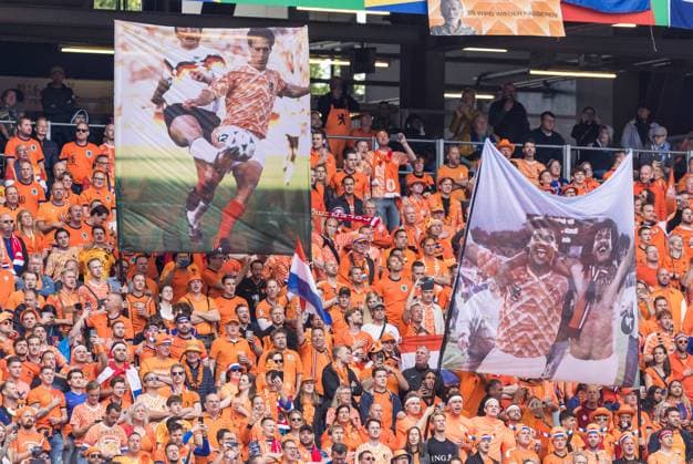 Sport Themen der Woche KW24 Sport Bilder des Tages Poland v Netherlands: Group D - UEFA EURO, EM, Europameisterschaft,Fussball 2024 Netherlands fans are cheering during the Poland vs Netherlands match at UEFA Euro 2024 in Hamburg, Germany, on June 16, 2024. Hamburg Germany  Copyright: xFotoxOlimpikx originalFilename:jastrzebowski-polandvs240616_npeaT.jpg