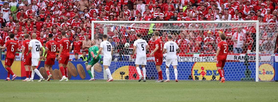 Deutschland, Stuttgart, 16.06.2024, Fussball, UEFA EURO, EM, Europameisterschaft,Fussball 2024, Slowenien - Dänemark: .