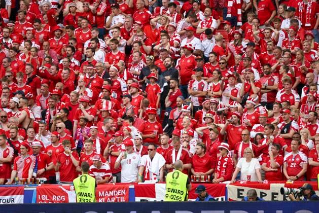 Fans Daenemark nach dem 1:1 , Fussball, UEFA , Europa Meisterschaft, (Gruppe C) 2024, Slowenien vs. Daenemark, 16.06.2024, Stuttgart Arena, Stuttgart, Deutschland Stuttgart Stuttgart Arena Baden-Wuerttemberg Deutschland Copyright: xGrantxHubbsx