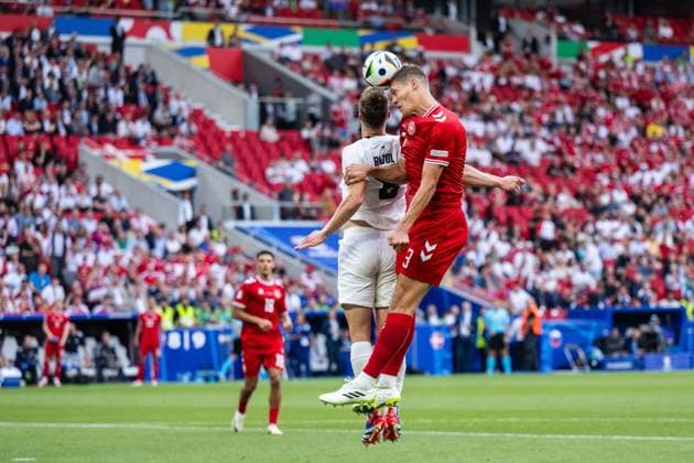 240616 Jaka Bijol of Slovenia and Jannik Vestergaard of Denmark during the UEFA EURO, EM, Europameisterschaft,Fussball 2024 Football Championship match between Slovenia and Denmark on June 16, 2024 in Stuttgart. Photo: Mathias Bergeld BILDBYRAN kod MB MB0936 fotboll football soccer fotball fotbolls-em europamästerskap em uefa euro uefa european football championship euro 2024 slovenien slovenia danmark denmark bbeng Copyright: MATHIASxBERGELD BB240616MB114