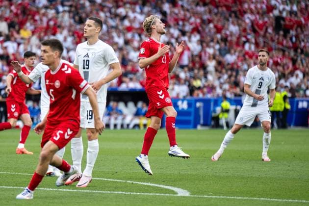 240616 Morten Hjulmand of Denmark looks dejected during the UEFA EURO, EM, Europameisterschaft,Fussball 2024 Football Championship match between Slovenia and Denmark on June 16, 2024 in Stuttgart. Photo: Mathias Bergeld BILDBYRAN kod MB MB0936 fotboll football soccer fotball fotbolls-em europamästerskap em uefa euro uefa european football championship euro 2024 slovenien slovenia danmark denmark bbeng depp Copyright: MATHIASxBERGELD BB240616MB118