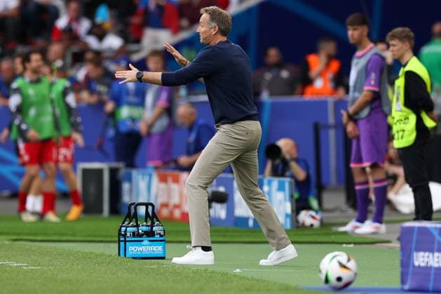 Fußball UEFA EURO, EM, Europameisterschaft,Fussball 2024 Gruppenphase 1. Spieltag Slowenien - Dänemark am 16.06.2024 in der Stuttgart Arena in Stuttgart Kasper Hjulmand ( Trainer Cheftrainer Dänemark )