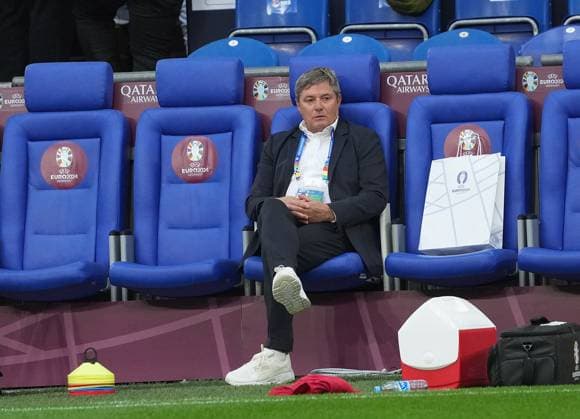 GER, EM UEFA 2024, Group C, Serbia vs England 16.06.2024, Veltins Arena, Gelsenkirchen, GER, EM UEFA 2024, Group C, Serbia vs England, im Bild Trainer Dragan Stojković (Serbia)