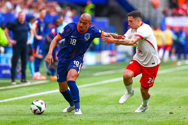 HAMBURG 16.06.2024 MECZ I RUNDA GRUPA D MISTRZOSTW EUROPY 2024: POLSKA - HOLANDIA --- FIRST ROUND GROUP D UEFA EURO, EM, Europameisterschaft,Fussball 2024 MATCH IN HAMBURG: POLAND - NETHERLANDS NZ DONYELL MALEN BARTOSZ SLISZ FOT. PATRYK PINDRAL 400MM.PL NEWSPIX.PL --- Newspix.pl  20240616_PP83_PPP_4155