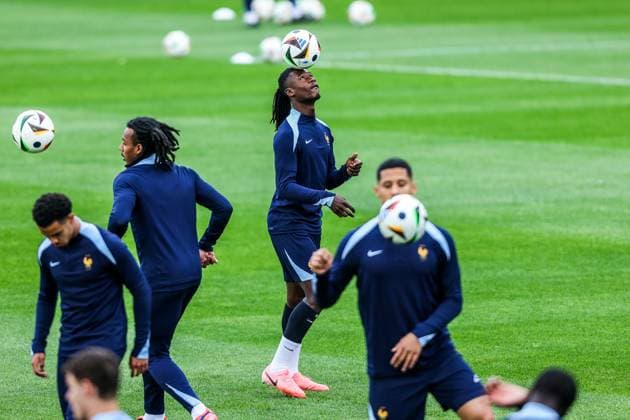 Fussball, UEFA EURO, EM, Europameisterschaft,Fussball 2024 Gruppe D Abschlusstraining Frankreich 16.06.2024, Paul Janes Stadion Düsseldorf Eduardo Celmi Camavinga (Frankreich, 6) Düsseldorf Paul Janes Stadion Nordrhein-Westfahlen Deutschland