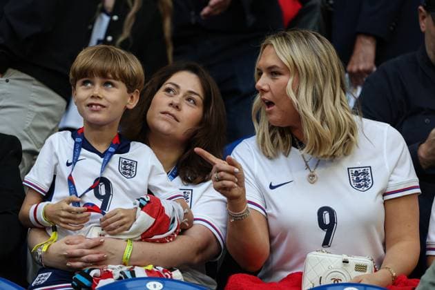 EM 2024: Serbien - England am 16.06.2024 in der Arena AufSchalke in Gelsenkirchen Katie Goodland, wife of Harry Kane (England, 9)