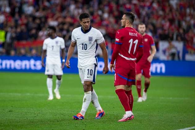 UEFA EURO, EM, Europameisterschaft,Fussball 2024: Gruppenspiel Serbien - England; 16.06.2024 Filip Kostic (Serbien, 11), Jude Bellingham (England, 10). UEFA EURO 2024: Gruppenspiel Serbien - England; Arena AufSchalke, Gelsenkirchen, am 16.06.2024 Copyright: xBEAUTIFULxSPORTS Meuselx