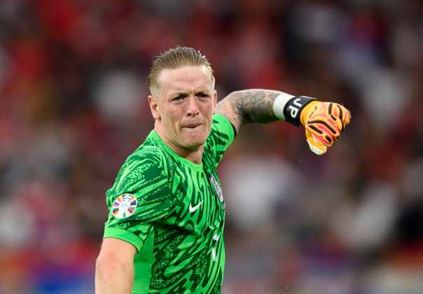 Jubel Torwart PICKFORD Jordan (ENG) Vorrunde 1. Spieltag, Gruppe C, Match M05, Serbien (SRB) - England (ENG), am 16.06.2024 in Gelsenkirchen Deutschland. Fussball Europameisterschaft 2024 vom 14.06. - 14.07.2024 in Deutschland. Â