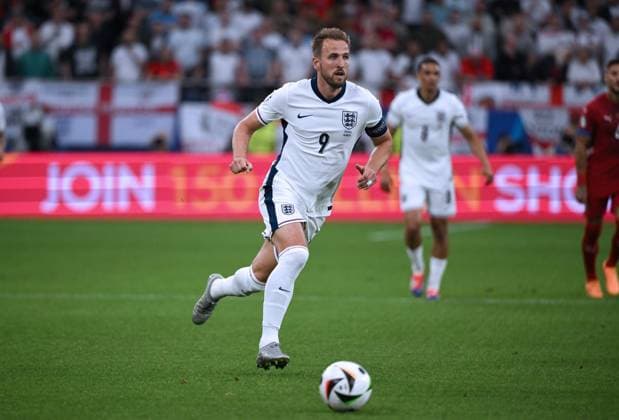 Harry Kane (England) 16.06.2024, Fussball Europameisterschaft 2024, Vorrunde, 1. Spieltag Serbien - England Gelsenkirchen Veltins Arena Nordrhein Westfalen Deutschland