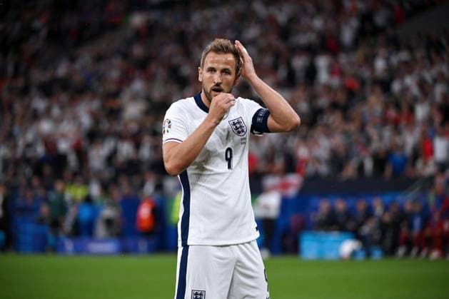 Harry Kane (England) 16.06.2024, Fussball Europameisterschaft 2024, Vorrunde, 1. Spieltag Serbien - England Gelsenkirchen Veltins Arena Nordrhein Westfalen Deutschland