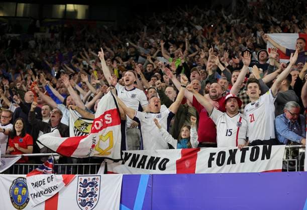 Serbia v England UEFA EURO, EM, Europameisterschaft,Fussball 2024 Group C England fans celebrate after the UEFA Euro 2024 Group C match between Serbia and England at Veltins-Arena, Gelsenkirchen Copyright: xPaulxChestertonx FIL-20270-0103 UK Newspapers OUT