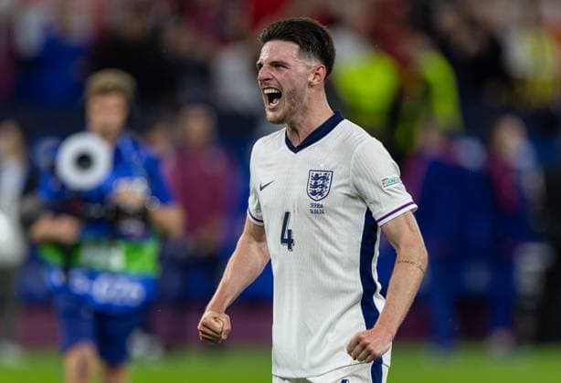 Football - UEFA EURO, EM, Europameisterschaft,Fussball 2024 - Group C - Serbia v England GELSENKIRCHEN, GERMANY - Sunday, June 16, 2024: England s Declan Rice celebrates after the UEFA Euro 2024 Group C match between Serbia and England at the Arena AufSchalke. England won 1-0. (Photo by David Rawcliffe Propaganda) GELSENKIRCHEN Arena AufSchalke NORTH RHINE-WESTPHALIA GERMANY  Copyright: xDavidxRawcliffex P2024-06-16-Serbia_England-91