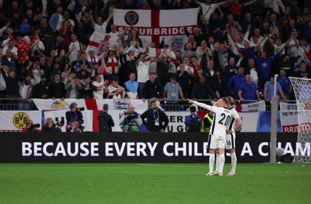 (240617) -- GELSENKIRCHEN, June 17, 2024 -- Jarrod Bowen (Front, L) of England points to the spectators after the UEFA EURO, EM, Europameisterschaft,Fussball 2024 Group C match between England and Serbia in Gelsenkirchen, Germany on June 16, 2024. ) (SP)GERMANY-GELSENKIRCHEN-FOOTBALL-EURO 2024-ENGLAND VS SERBIA ZhangxFan 