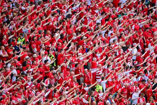 Fans von Daenemark feuern ihre Mannschaft an waehrend des Spiels der UEFA EURO, EM, Europameisterschaft,Fussball 2024 - Gruppe C zwischen Slowenien und Dänemark, Arena Stuttgart am 16. June 2024 in Stuttgart, Deutschland. (Foto von ) Denmark fans cheer on their team during the UEFA EURO 2024 - Group C match between Slovenia and Denmark at Arena Stuttgart on June 16, 2024 in Stuttgart, Germany. (Photo by ) Defodi-0582007652st
