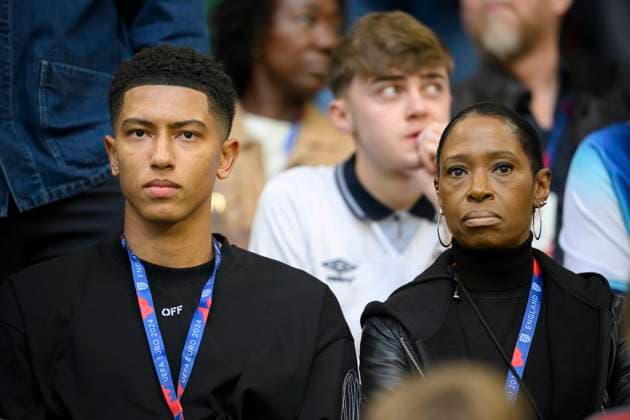 Mutter un Bruder von BELLINGHAM Jude (ENG nicht im Bild), Mutter Denise Bellingham, Bruder Jobe Vorrunde 1. Spieltag, Gruppe C, Match M05, Serbien (SRB) - England (ENG), am 16.06.2024 in Gelsenkirchen Deutschland. Fussball Europameisterschaft 2024 vom 14.06. - 14.07.2024 in Deutschland. Â