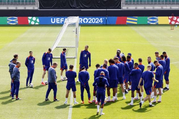 WOLFSBURG - The selection during a training session of the Dutch national team, Nationalteam in the AOK Stadium on June 17, 2024 in Wolfsburg, Germany. The Dutch national team is preparing for the group match at the European Football Championship in Germany against France. ANP KOEN VAN WEEL UEFA EURO, EM, Europameisterschaft,Fussball 2024 Germany 2024 xVIxANPxSportx xxANPxIVx 501311037 originalFilename: 501311037.jpg