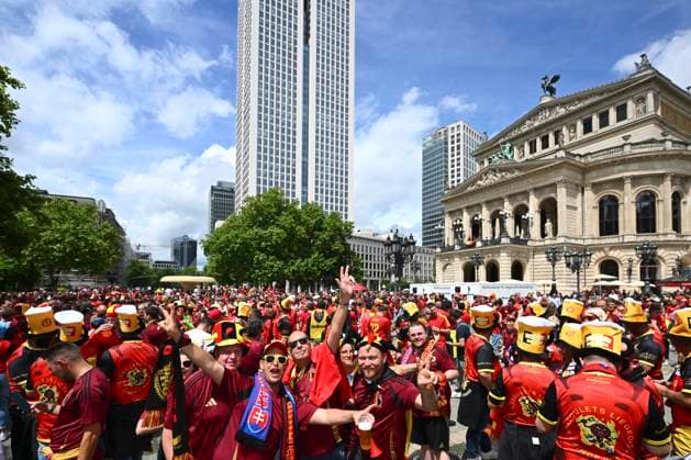 Belgium v Slovakia Group E - UEFA EURO, EM, Europameisterschaft,Fussball 2024 FRANKFURT AM MAIN, GERMANY - JUNE 17 : Supporters and fans ahead of the UEFA EURO 2024 European Football Championship tournament group E stage match between Belgium and Slovakia at Frankfurt Arena on June 17, 2024 in Frankfurt am Main, Germany, 17 06 2024 Frankfurt am Main Germany  Copyright: xVincentxKalutx