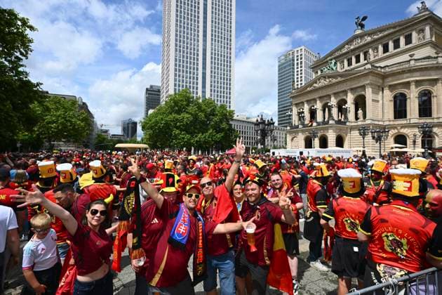 Belgium v Slovakia Group E - UEFA EURO, EM, Europameisterschaft,Fussball 2024 FRANKFURT AM MAIN, GERMANY - JUNE 17 : Supporters and fans ahead of the UEFA EURO 2024 European Football Championship tournament group E stage match between Belgium and Slovakia at Frankfurt Arena on June 17, 2024 in Frankfurt am Main, Germany, 17 06 2024 Frankfurt am Main Germany  Copyright: xVincentxKalutx