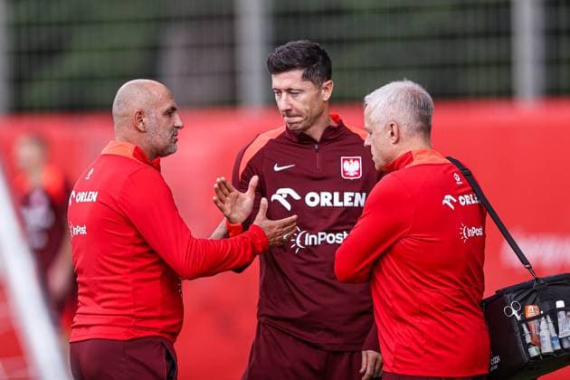 17.06.2024 HANNOVER, NIEMCY PILKA NOZNA (FOOTBALL) UEFA EURO, EM, Europameisterschaft,Fussball 2024 - CENTRUM TRENINGOWE REPREZENTACJI POLSKI - HANNOVER 96 ACADEMIE KONFERENCJA PRASOWA I TRENING REPREZENTACJI POLSKI NZ MICHAL PROBIERZ TRENER HEAD COACH SELEKCJONER REPREZENTACJI POLSKI, ROBERT LEWANDOWSKI, JACEK JAROSZEWSKI - LEKARZ REPREZENTACJI FOTO LUKASZ GROCHALA CYFRASPORT NEWSPIX.PL --- Newspix.pl  20240617CSLG0102