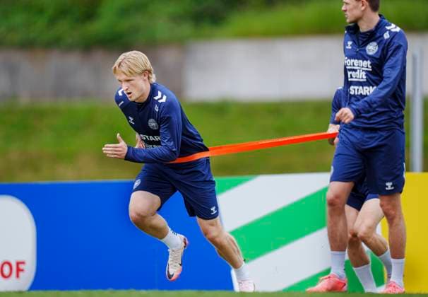 Kasper Dolberg (L) and Mikkel Damsgaard during the team s training in Freudenstadt, Germany Monday June 17, 2024. (Photo: Liselotte Sabroe Ritzau Scanpix) , Stuttgart Tyskland Copyright: Ritzau Scanpix LiselottexSabroex spdk20240617-134837-L