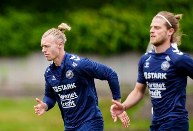 Simon Kjaer (L) and Mathias Jensen during the national team, Nationalteam s training in Freudenstadt, Monday, June 17, 2024. (Photo: Liselotte Sabroe Ritzau Scanpix) , Stuttgart Tyskland Copyright: Ritzau Scanpix LiselottexSabroex spdk20240617-140549-L