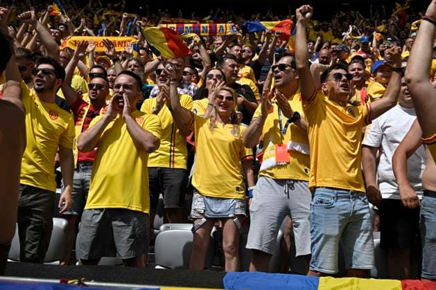 17.06.2024, Fussball UEFA EURO, EM, Europameisterschaft,Fussball 2024, Vorrunde, Match 10, Rumänien - Ukraine, in der Fußball Arena München. Die rumänischen Fans feiern