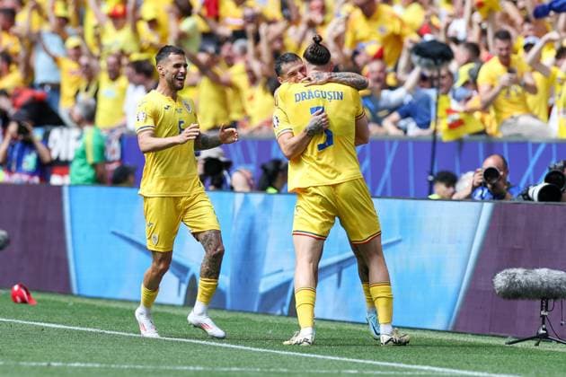 Torjubel von Nicolae Stanciu 21 (Romaenien) zum 1:0, Rumaenien vs. Ukraine Fussball, UEFA EURO, EM, Europameisterschaft,Fussball 2024, Gruppenphase, 1. Spieltag, 17.06.2024 Muenchen Bayern Deutschland