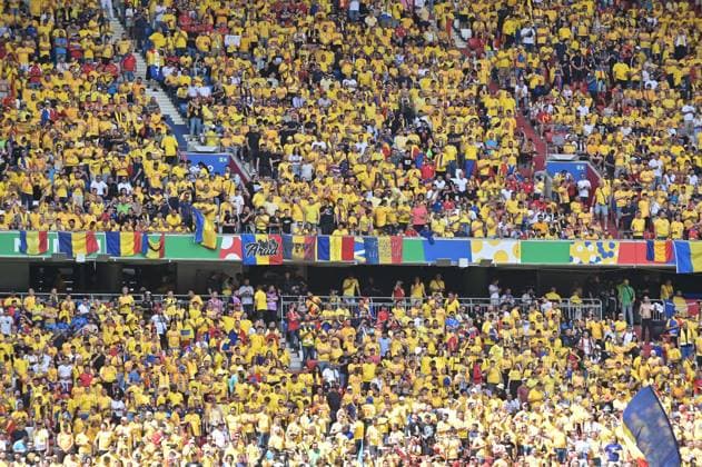 Bild zeigt: Zeremonie vor dem Spiel, Fans, 17.06.2024, München, Fussball, Europameisterschaft, Rumänien - Ukraine, EVENT REGULATIONS PROHIBIT ANY USE OF PHOTOGRAPHS AS IMAGE SEQUENCES AND OR QUASI-VIDEO.