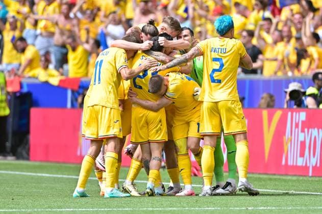 Bild zeigt: Torjubel Rumänien, 17.06.2024, München, Fussball, Europameisterschaft, Rumänien - Ukraine, EVENT REGULATIONS PROHIBIT ANY USE OF PHOTOGRAPHS AS IMAGE SEQUENCES AND OR QUASI-VIDEO.