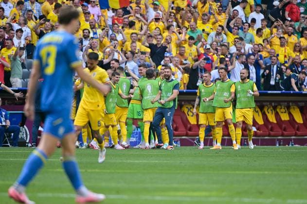 Bild zeigt: Torjubel Rumänien, Enttäuschung bei Ukraine, 17.06.2024, München, Fussball, Europameisterschaft, Rumänien - Ukraine, EVENT REGULATIONS PROHIBIT ANY USE OF PHOTOGRAPHS AS IMAGE SEQUENCES AND OR QUASI-VIDEO.