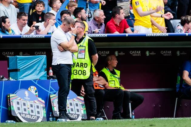UEFA EURO 2024: Rumänien - Ukraine; 17.06.2024 Serhiy Rebrov (Cheftrainer, Trainer Ukraine) frustriert, Hand vor Gesicht UEFA EURO 2024: Rumänien - Ukraine; Munich Football Arena, München am 17.06.2024 Copyright: xBEAUTIFULxSPORTS Wunderlx