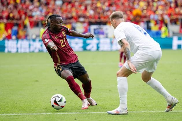 240617 Jeremy Doku of Belgium and Ondrej Duda of Slovakia during the UEFA EURO, EM, Europameisterschaft,Fussball 2024 Football Championship match between Belgium and Slovakia on June 17, 2024 in Frankfurt. Photo: Mathias Bergeld BILDBYRAN kod MB MB0937 fotboll football soccer fotball fotbolls-em europamästerskap em uefa euro uefa european football championship euro 2024 belgien belgium slovakien slovakia bbeng Copyright: MATHIASxBERGELD BB240617MB043