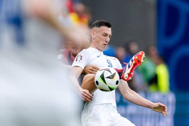 240617 Wout Faes of Belgium and Robert Bozenik of Slovakia during the UEFA EURO, EM, Europameisterschaft,Fussball 2024 Football Championship match between Belgium and Slovakia on June 17, 2024 in Frankfurt. Photo: Mathias Bergeld BILDBYRAN kod MB MB0937 fotboll football soccer fotball fotbolls-em europamästerskap em uefa euro uefa european football championship euro 2024 belgien belgium slovakien slovakia bbeng Copyright: MATHIASxBERGELD BB240617MB046