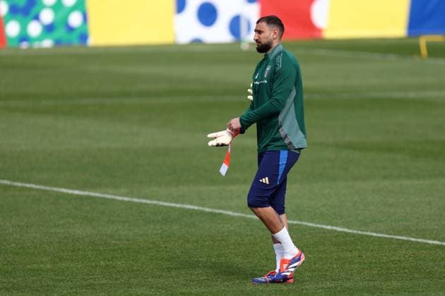 Training Session Gianluigi Donnarumma of Italy in action during Italy training session at Hemberg-Stadion on June 17, 2024 in Iserlohn, Germany . Iserlohn Hemberg-Stadion Germany Copyright: xMarcoxCanonierox
