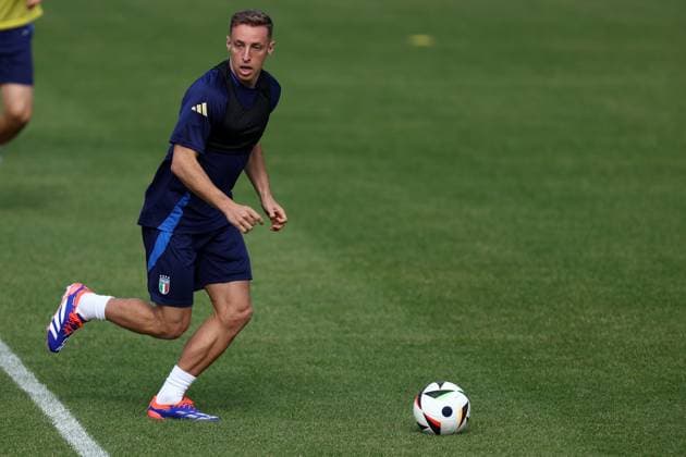 Training Session Davide Frattesi of Italy in action during Italy training session at Hemberg-Stadion on June 17, 2024 in Iserlohn, Germany . Iserlohn Hemberg-Stadion Germany Copyright: xMarcoxCanonierox