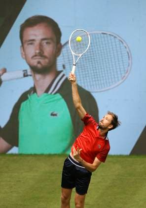 Sport Bilder des Tages photo : Daniil MEDVEDEV Tennis-Turnier Terra Wortmann Cup im Gerry Weber Sportpark (OWL-Arena) in Halle Westfalen Mo. 17.06.2024