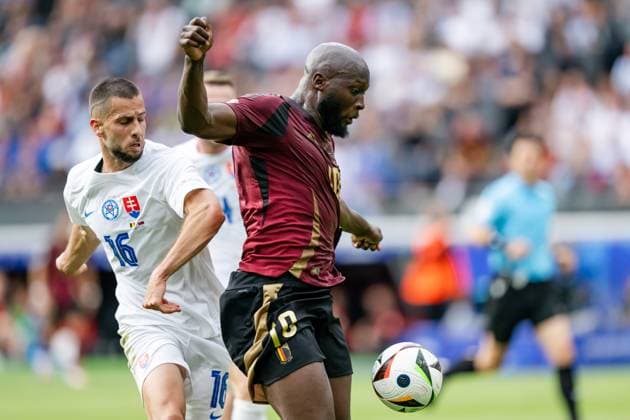 240617 David Hancko of Slovakia and Romelu Lukaku of Belgium during the UEFA EURO, EM, Europameisterschaft,Fussball 2024 Football Championship match between Belgium and Slovakia on June 17, 2024 in Frankfurt. Photo: Mathias Bergeld BILDBYRAN kod MB MB0937 fotboll football soccer fotball fotbolls-em europamästerskap em uefa euro uefa european football championship euro 2024 belgien belgium slovakien slovakia bbeng Copyright: MATHIASxBERGELD BB240617MB067